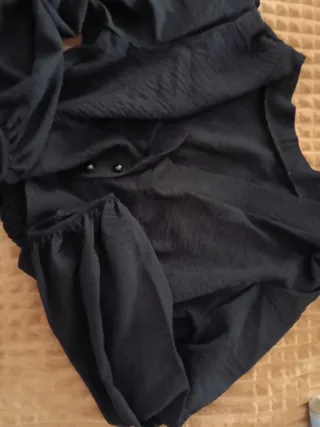 Camisa corta negra manga abullonada