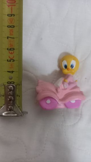 Titti su macchinina rosa