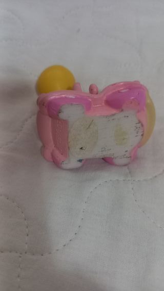 Titti su macchinina rosa