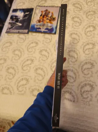 Guías Kingdom Hearts 3 + poster Square Enix