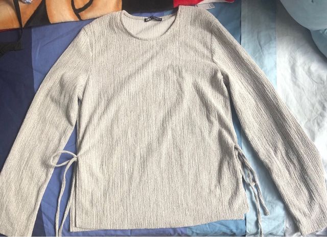 Camiseta Zara gris manga larga
