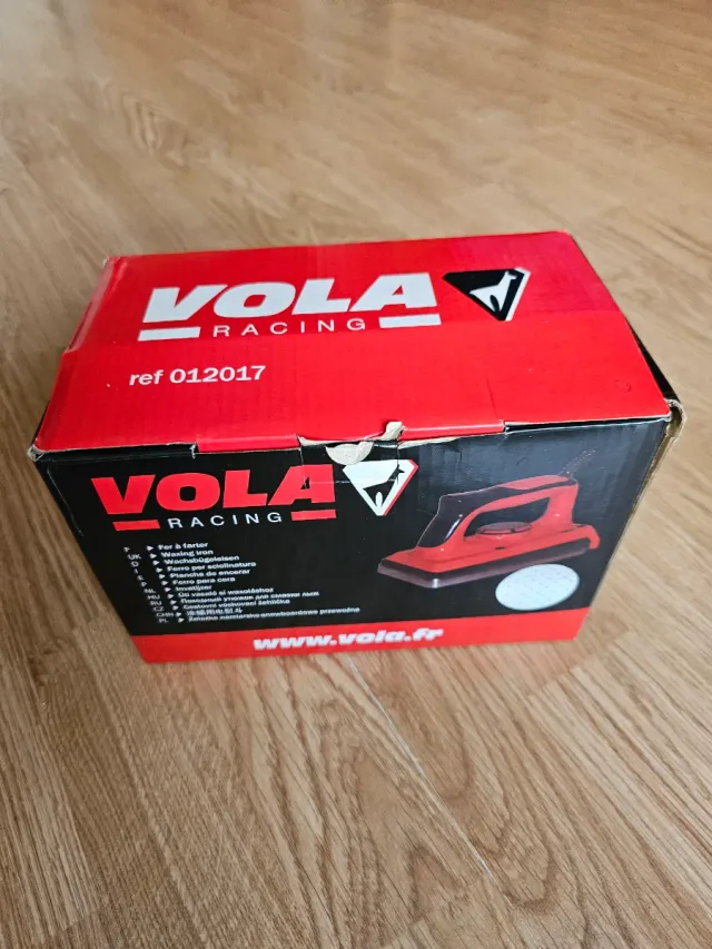 Plancha Vola para encerar esquís + cepillo + cera