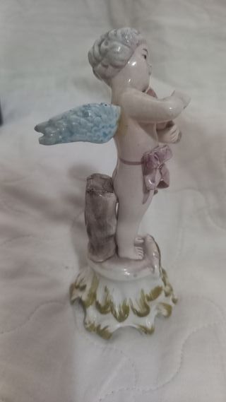 Statuina angioletto con violino in ceramica