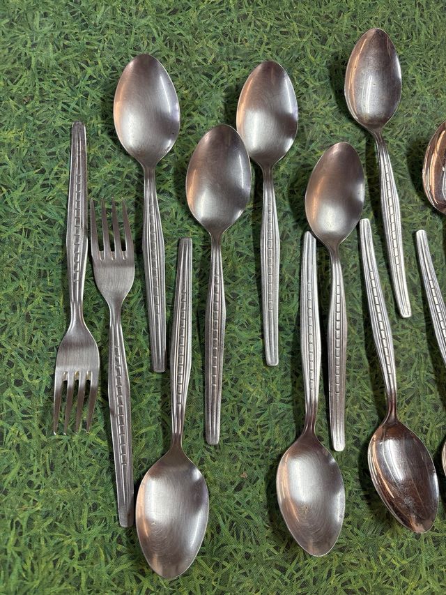 Cubertería de metal 17 piezas