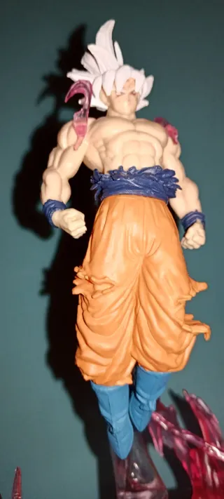 Statua Dragon Ball Goku Ultra Istinto