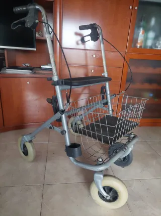 Andador para gente mayor de 4 ruedas