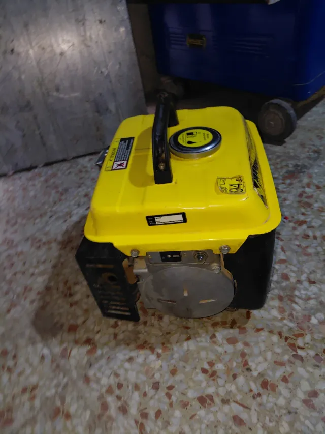 Generador Eléctrico Amarillo