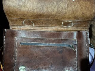 Bolso de cuero hecho a mano