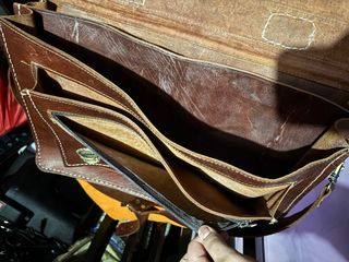 Bolso de cuero hecho a mano