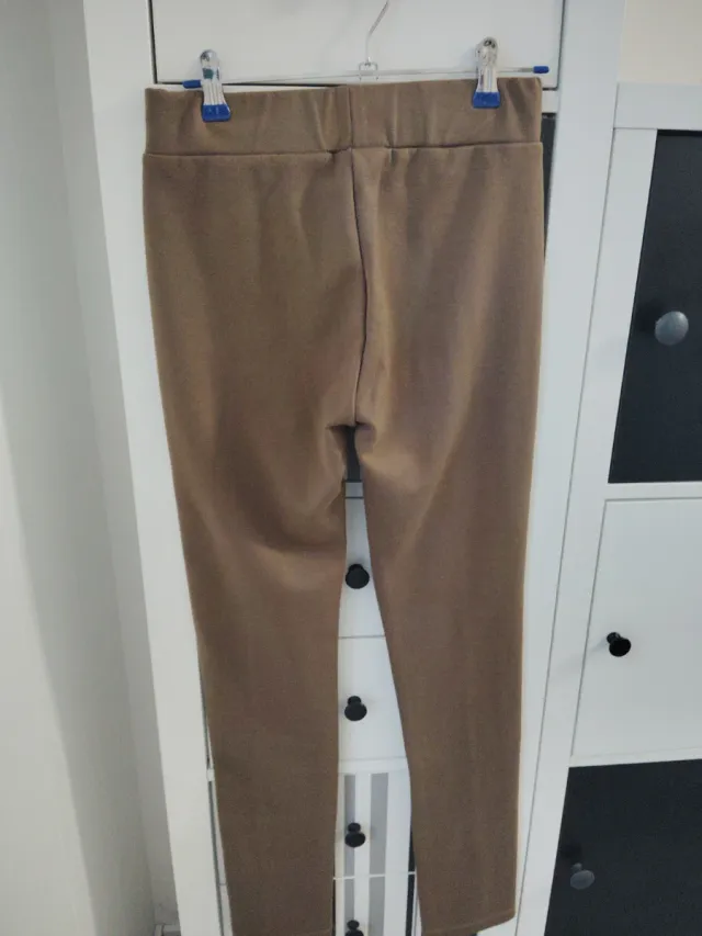 Pantalón marrón chica