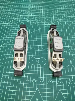 Pareja de altavoces Rectangulares.