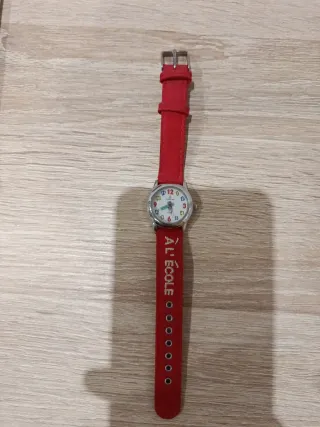 Reloj infantil pulsera roja y multicolor