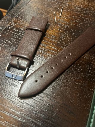 Correa de cuero Omega marrón con hebilla 22 mm