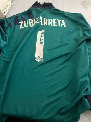 Camiseta Oficial Zubizarreta Firmada