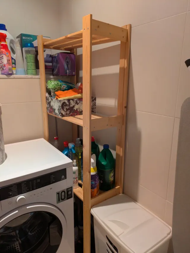 Estantería de madera