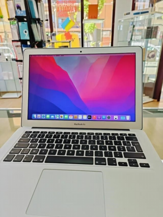 MacBook Air Plata 128GB 8GB RAM DDR3