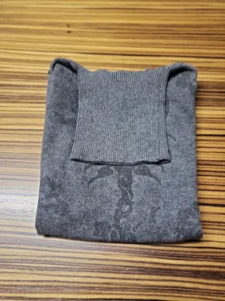 Smanicato grigio con fantasia