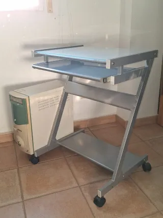 Mesa Ordenador Cristal y Metal