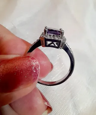 Anillo Chapado Oro Blanco Talla 17 Morado
