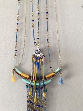 Collar boho largo de Zara azul