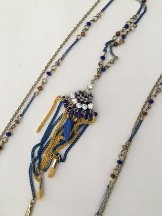Collar boho largo de Zara azul