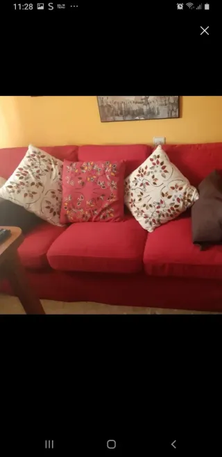 Sofá 3 plazas Ikea rojo no incluye cojines