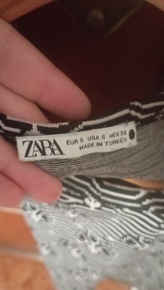 Camiseta Zara Estampada