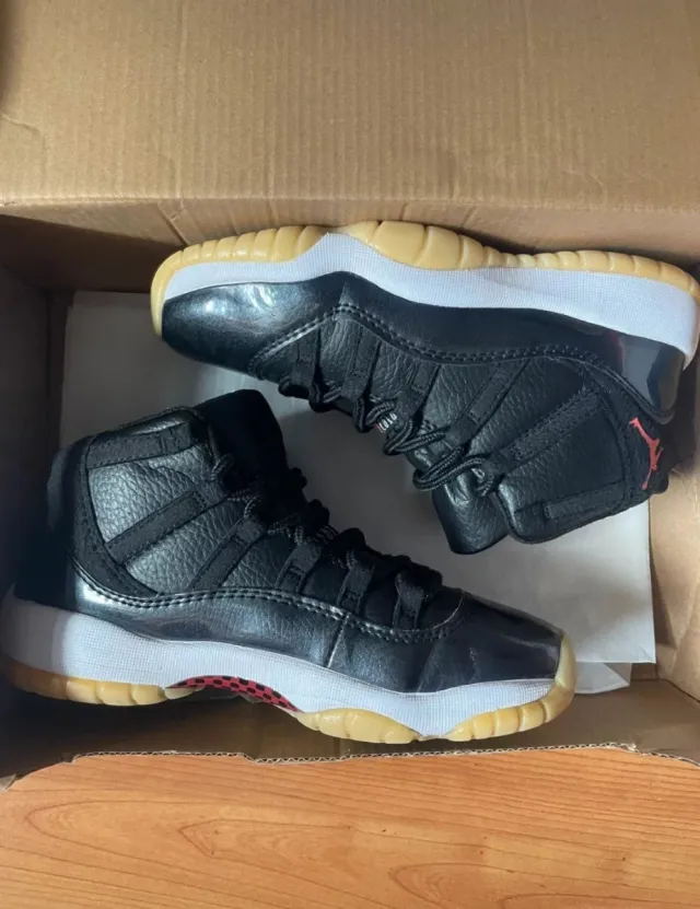 Jordan 11 Jubilee Originales Negro Rojo