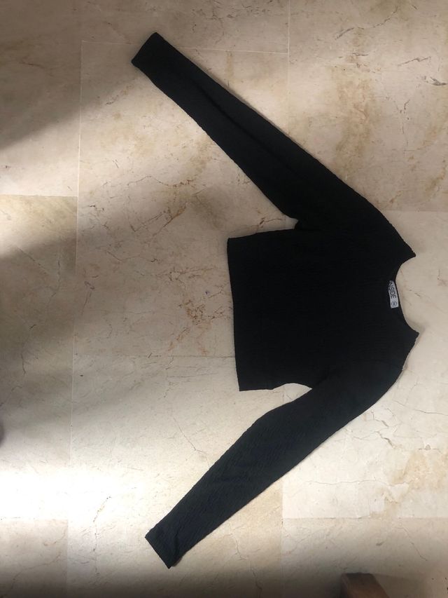 Camiseta negra manga larga texturizada