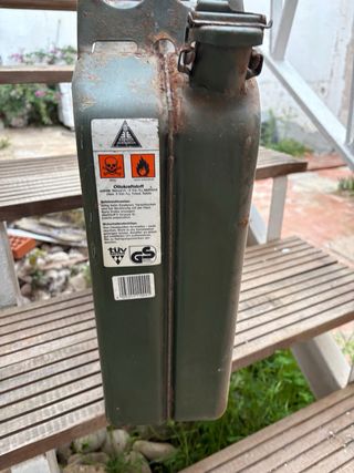 Bidón metálico verde