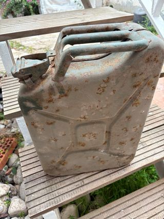 Bidón metálico verde