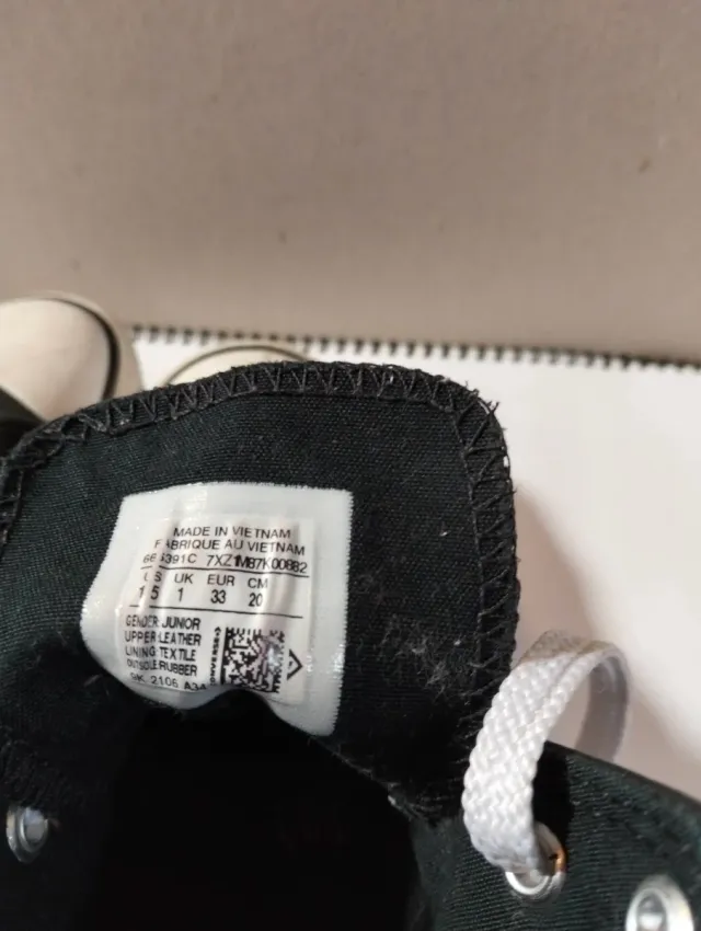 Lote 2 pares Zapatillas Converse T.33