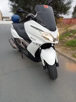 Kawasaki J300 Blanca