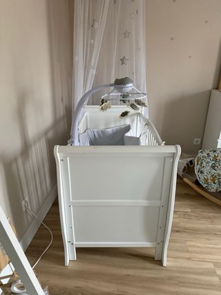 Cuna bebé blanca
