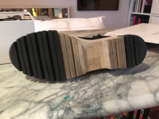 Botines charol negro