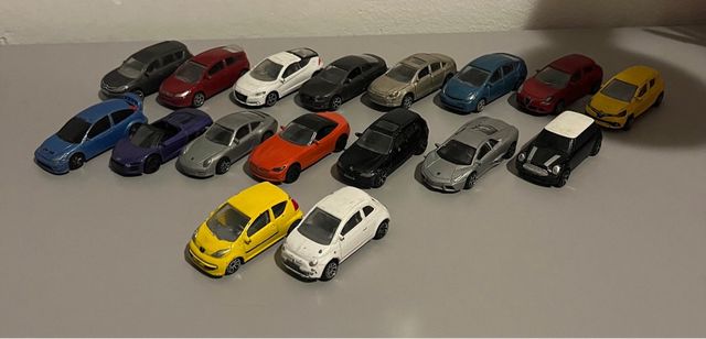 Macchine Majorette Basiche 1/64