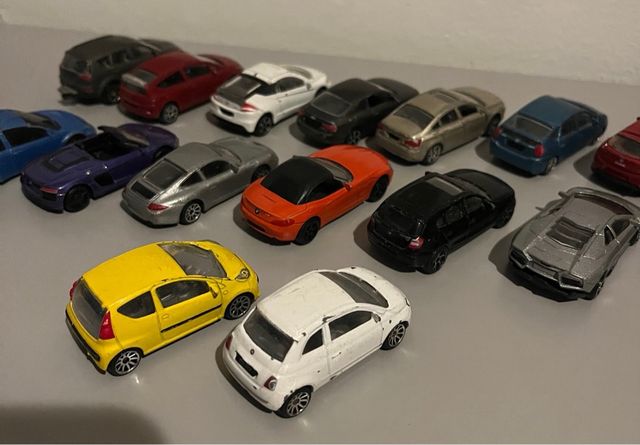 Macchine Majorette Basiche 1/64