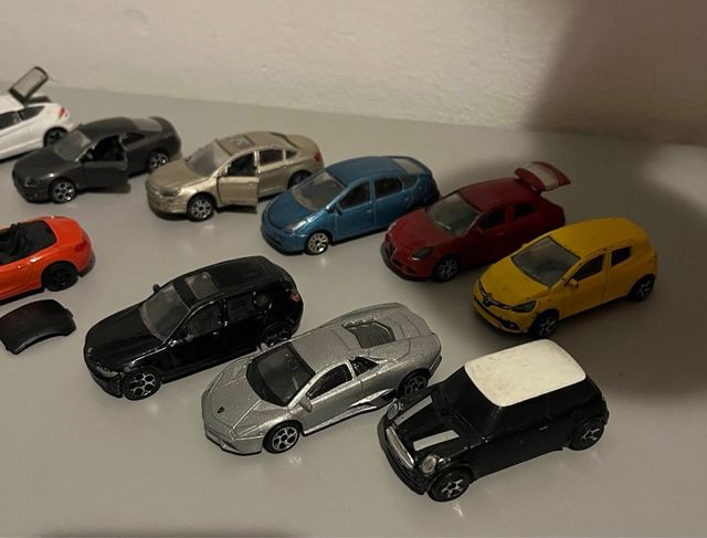 Macchine Majorette Basiche 1/64