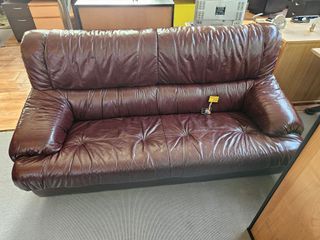 Sofá de pele castanho - ótimo estado