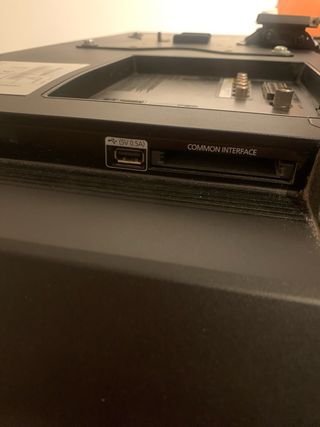 Televisor Samsung Negro con Mando de 40 pulgadas