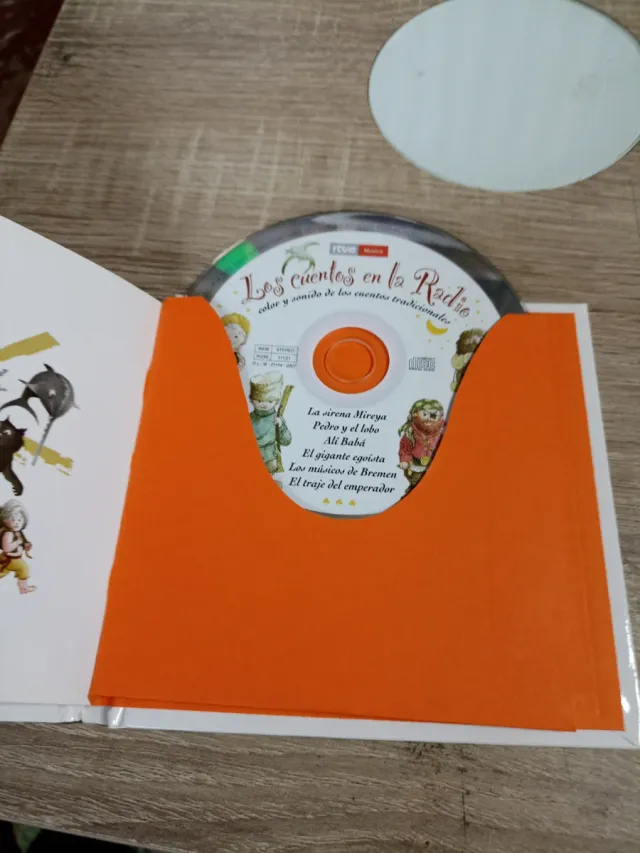 Los Cuentos En La Radio