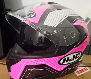 Casco, chaqueta y guantes talla M.