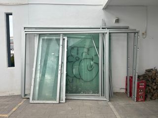 4 Escaparates Cristal Seguridad.