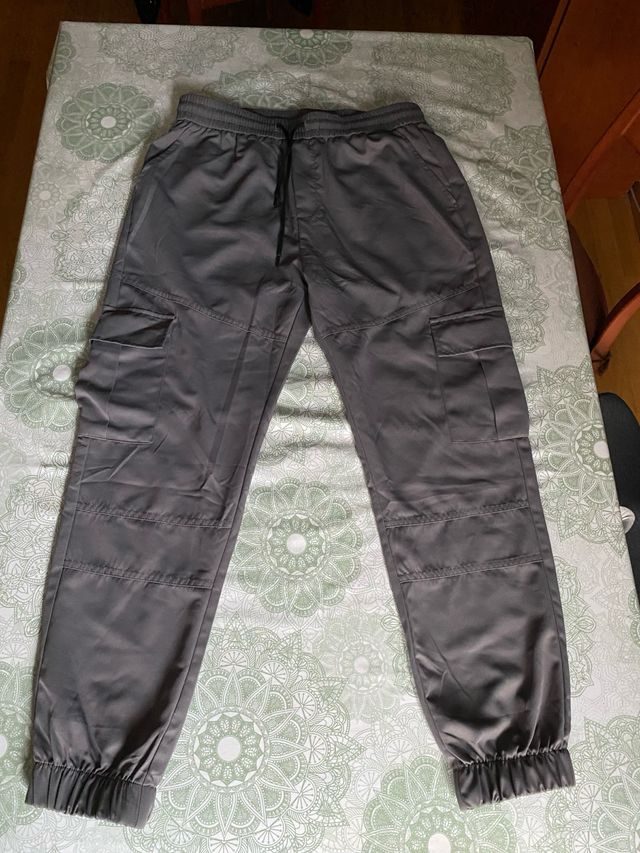 Pantalón Cargo Gris