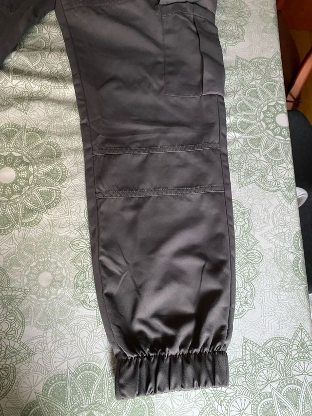 Pantalón Cargo Gris