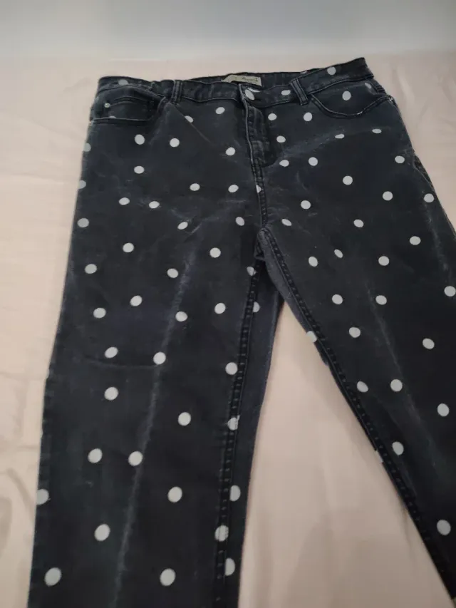 Pantaloncini neri a pois