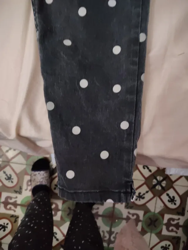 Pantaloncini neri a pois