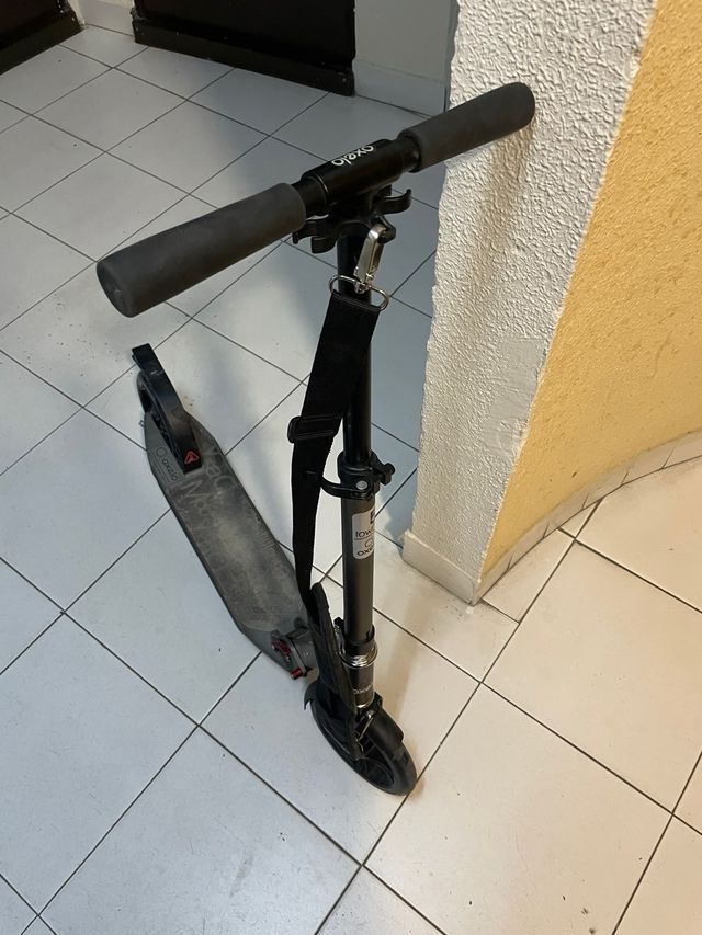 Patinete plegable con correa