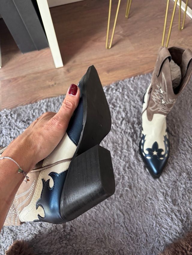 Botas Camperas Estrellas Azul y Marrón