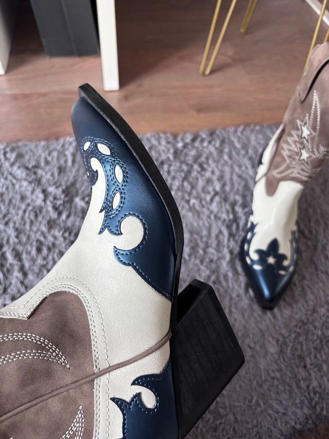 Botas Camperas Estrellas Azul y Marrón